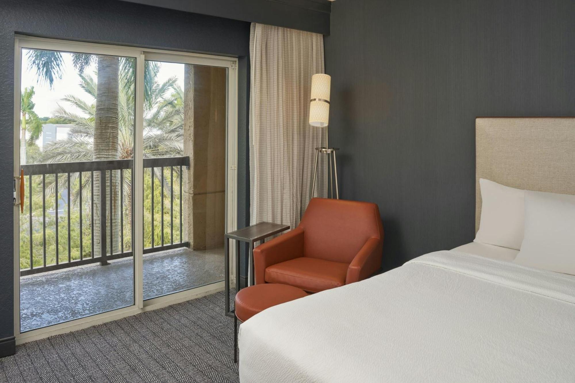 Courtyard By Marriott Fort Lauderdale Weston Exterior photo